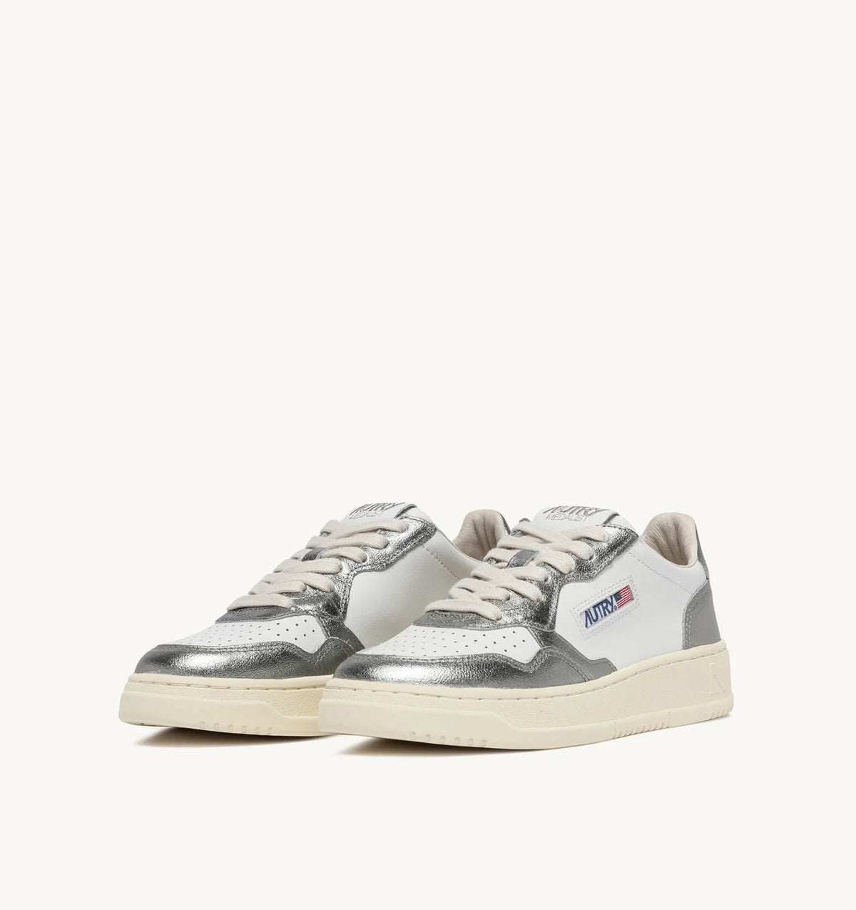 Zapatillas de Mujer AUTRY AULWWB44 – Estilo Icónico y Comodidad Diaria