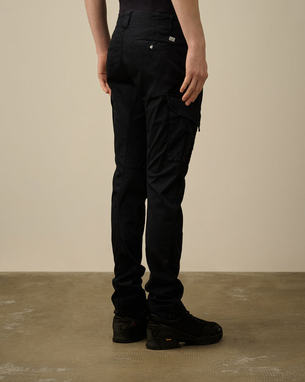 Pantalón cargo para hombre C.P. Company CMPA056A005694G – Color 888