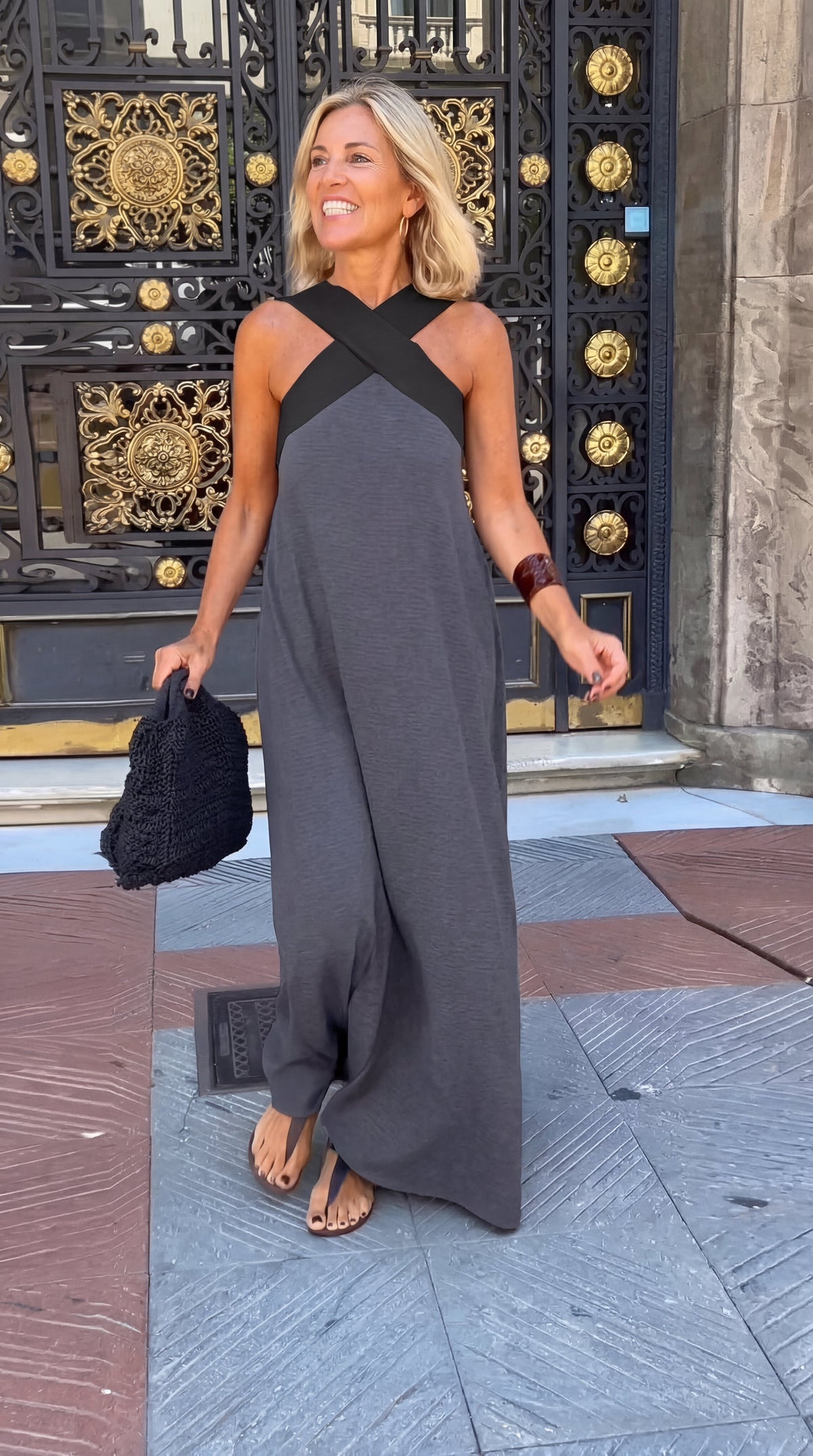 Renata | Vestido elegante de corte envolvente